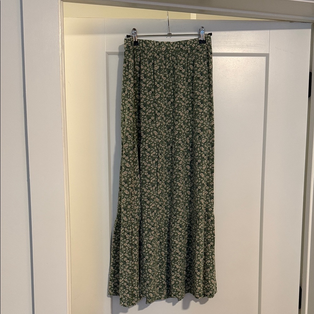 American Eagle Green Floral Maxi Skirt